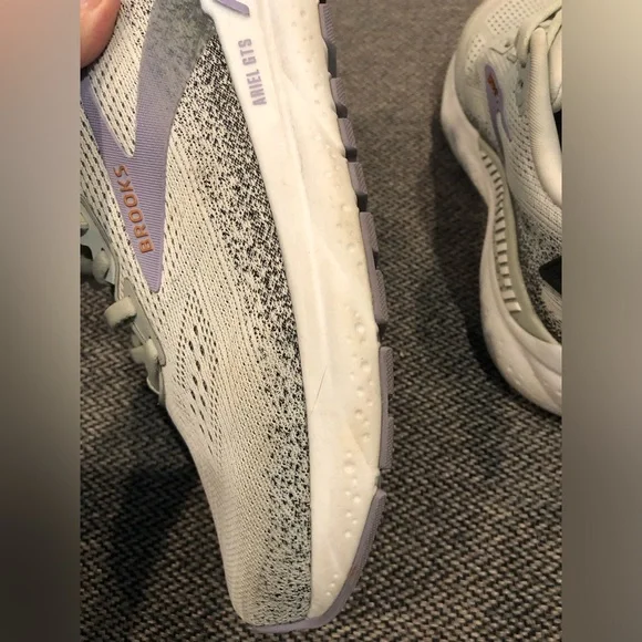 Brooks Women’s Ariel GTS 24 Shoes - Picture 15 of 16